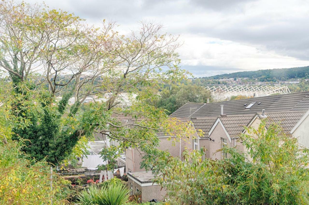 Free Parking, Spacious Living Room, Garden スウォンジー エクステリア 写真